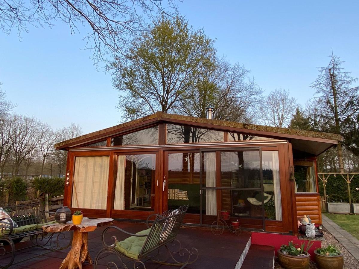 Chalet De Kleine Eekhoorn Lage Mierde Exterior photo